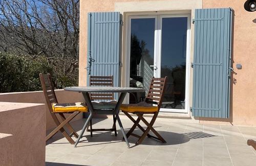 Cabrieres-dʼAigues Apartment | La jasse