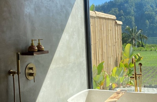 Songan Bed & Breakfast | La Jempana