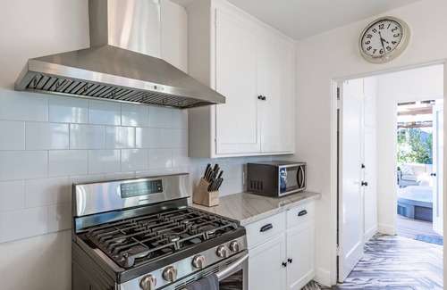 La Jolla Shores House | La Jolla Beach Bungalow | 4BR w/Hot Tub & Casita