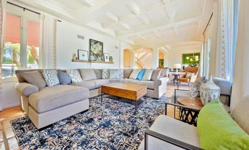 Country Club House | La Jolla Cove Beauty