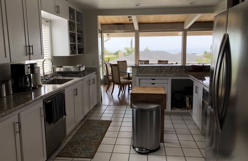 La Jolla Mesa House | La Jolla House with a Pool, yard and views.