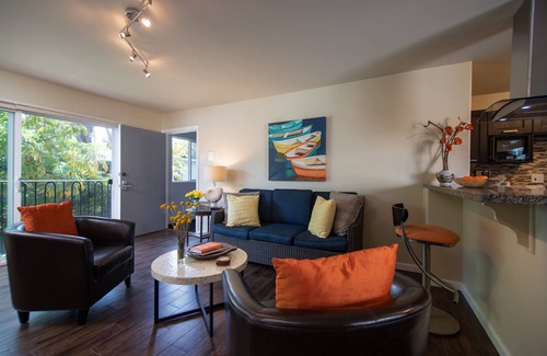 La Jolla Shores Apartment | La Jolla Shores Beach Flat Steps to the Ocean