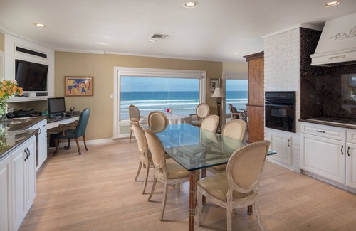 La Jolla Shores House | LA JOLLA SHORES OCEANFRONT Luxurious Home with BEACHFRONT Patio
