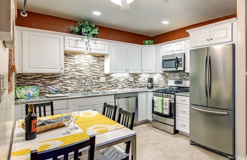 La Jolla Shores Apartment | La Jolla Shores Village, Romantic Hideaway, Short stroll to beach, New upgrades