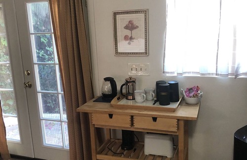 Hidden Valley Apartment | La Jolla Studio guest house