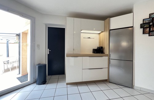 Frouzins Ski Chalet | La Joviale, pretty house with swimming pool & garden