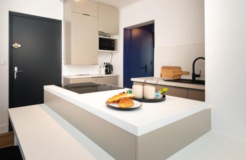 Downtown Le Havre Apartment | La Kyanite - Ascenceur - Mode cinéma