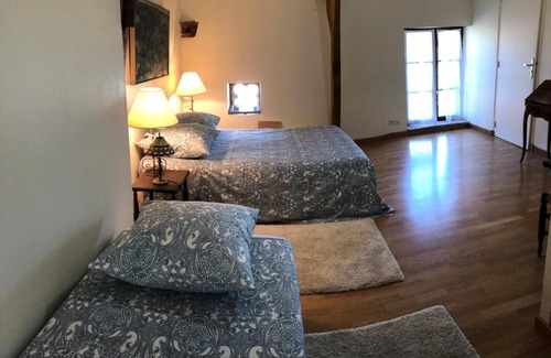 Epeigne-les-Bois Bed & Breakfast | La Lézardière