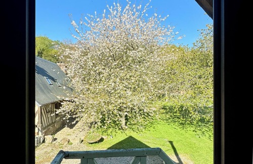 Flancourt-Catelon House | La Longère: Comfort and Authenticity for Stays with Family or Friends