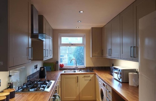 Derby House | La La Land Derby 4 bedrooms townhouse near Pride Park