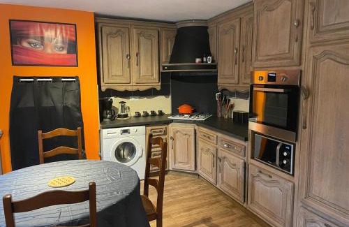 Les Angles-sur-Correze House | La Libellule