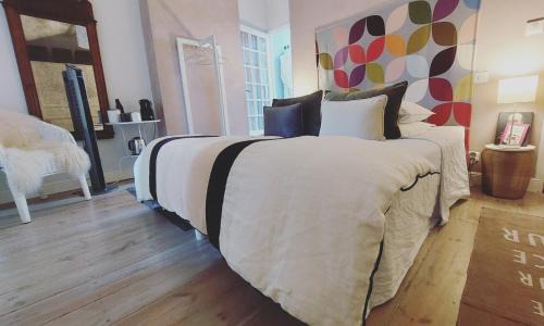 Fontcouverte House | La Loge du Grand Cèdre, chambre d'hôtes SoCosy