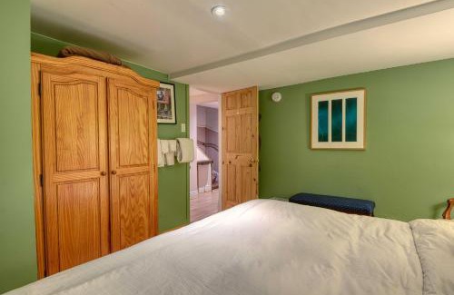 Gay Village Bed & Breakfast | La Loggia Art B&B
