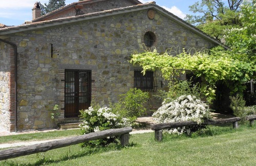 Monteleone d'Orvieto Apartment | La Loggia in Farmhouse Borgo Santa Maria