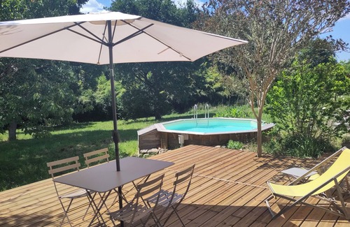 Saint-Meard-de-Gurcon House | La longère aux agrumes: swimming-pool gite garden-forest