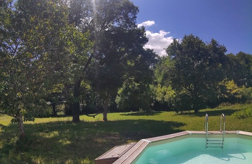 Saint-Meard-de-Gurcon House | La longère aux agrumes: swimming-pool gite garden-forest