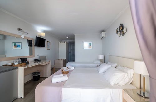 Troulos Hotel | La Luna Hotel