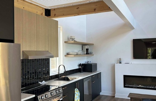 Saint Come House | La Luxueuse Spa et Montagne de Ski Chalet NEUF