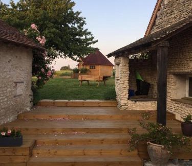La Tour-Saint-Gelin Bed & Breakfast | La Ménardière