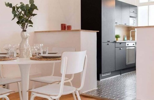La Madeleine Apartment | La Madeleine-Beautiful bright two bedroom apart