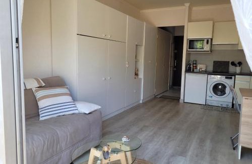 Saint-Laurent-du-Var Apartment | La Madrague