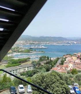 Fezzano Apartment | La MAGIA NEL BORGO
