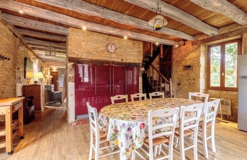 Saint-Aubin-de-Nabirat House | La Maison Hermitage, comfortable house with private heated pool