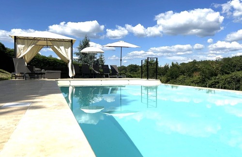 Saint-Aubin-de-Nabirat House | La Maison Hermitage, comfortable house with private heated pool