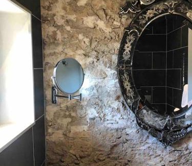 Sainte-Colombe-sur-lHers Villa | La Maison de Mama C: Charming french village home