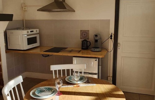 Labarthe-Bleys House | La maison au tilleul 2 people weekly rental with air conditioning