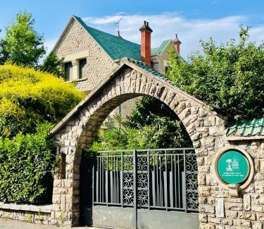 Espalion House | La Maison au toit vert