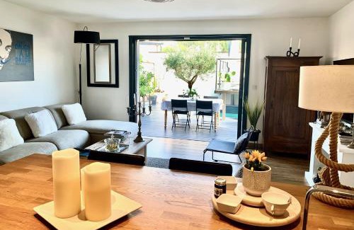 Carcassonne Villa | La Maison Blanche 5*, Piscine & vue Cité Médiévale