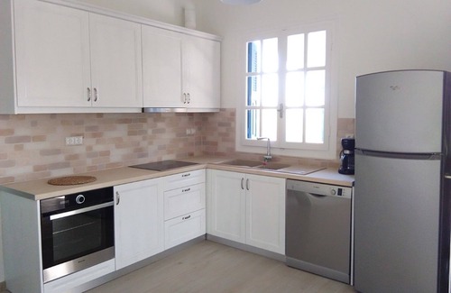 Drakoneri House | La Maison Bleu