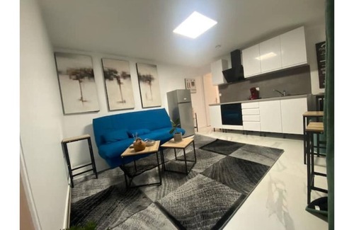 Noyer Renard House | La maison bleue (4 km from Orly airport without planes)