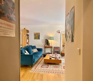 Molleges House | La maison bleue