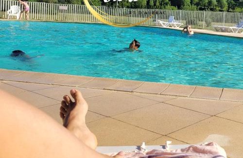 Saint-Geniez-d'Olt Apartment | La Maison Bleue, village vacances, piscine, parking