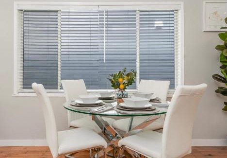 Kensington-Cedar Cottage House | La Maison
