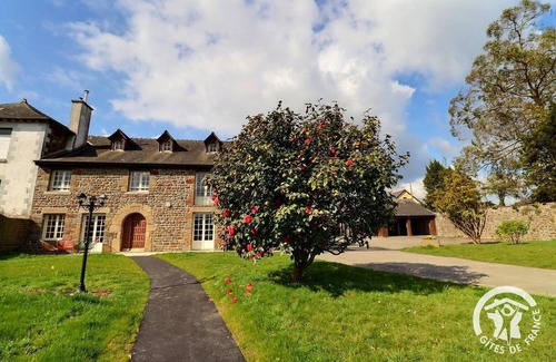 Saint-Symphorien House | La maison camelia