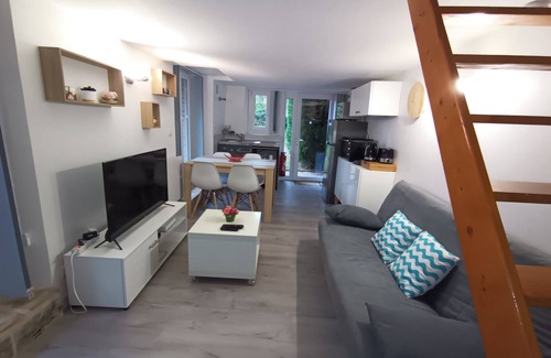 Le Vieil-Evreux House | La Maison Cupidon, ideal for 1 or 2 people - fully equipped studio apartment