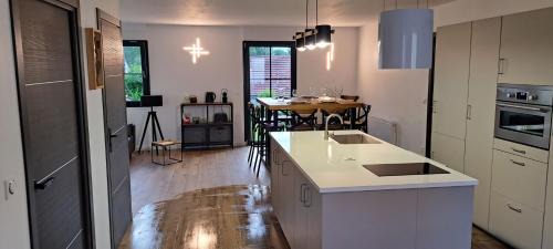 Cuise-la-Motte House | La maison d'à côté Chambre 2