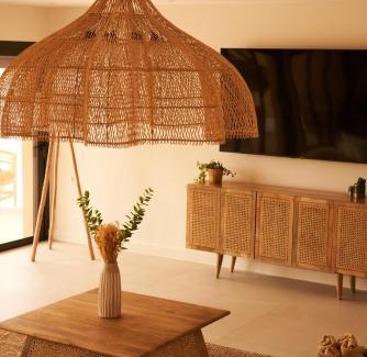 Chamaret Villa | La Maison d'Ambrine - La Villa Ibiza