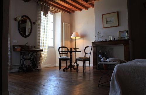 Vic-en-Bigorre Bed & Breakfast | La Maison D'anaïs