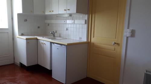 Saint-Amand-en-Puisaye Apartment | la maison du potier proche de Guedelon