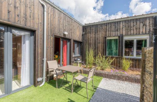 Villaines-les-Rochers Apartment | La Maison du Bois Brûlé 2 - Avec piscine partagée