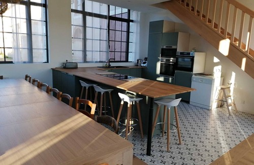 Ville-Saint-Jacques House | La Maison du Jardin, 25-person gîte