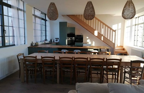 Ville-Saint-Jacques House | La Maison du Jardin, 25-person gîte