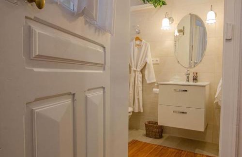 Estissac House | La Maison D'Othe