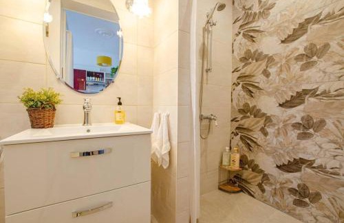 Estissac House | La Maison D'Othe