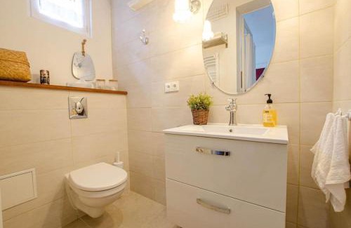Estissac House | La Maison D'Othe