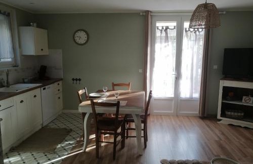 Valros Apartment | La maison de 6Fran appartement 2 chaleureux et calme ambiance familiale